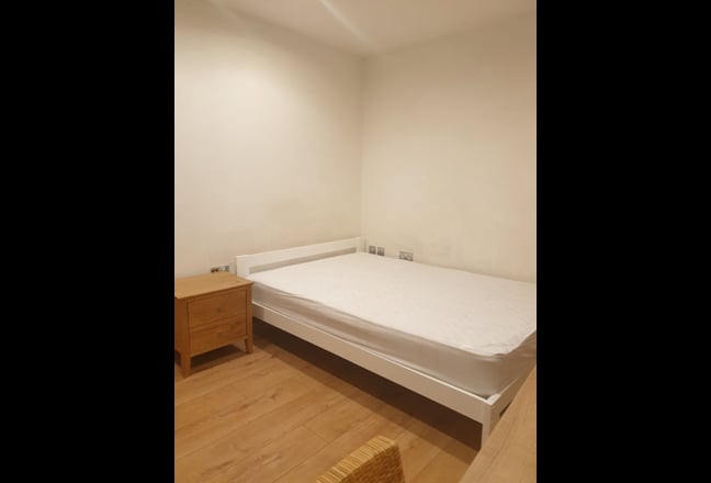 A wonderfully quiet flat in a brilliant Location Main Photo