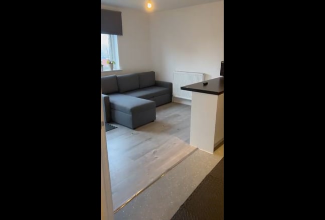 🌿 Modern 1.5-Bed Flat | Park&River Views Main Photo