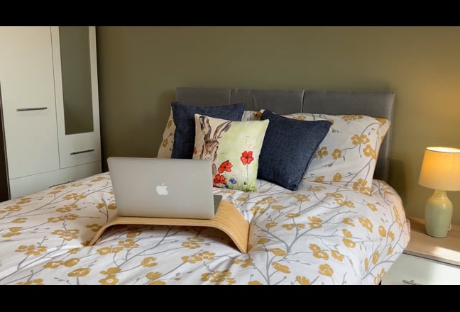 Really Friendly, Immaculate Home! :)  Main Photo