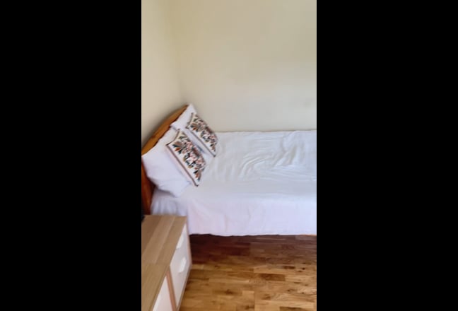 Large Furnished Double Room Main Photo