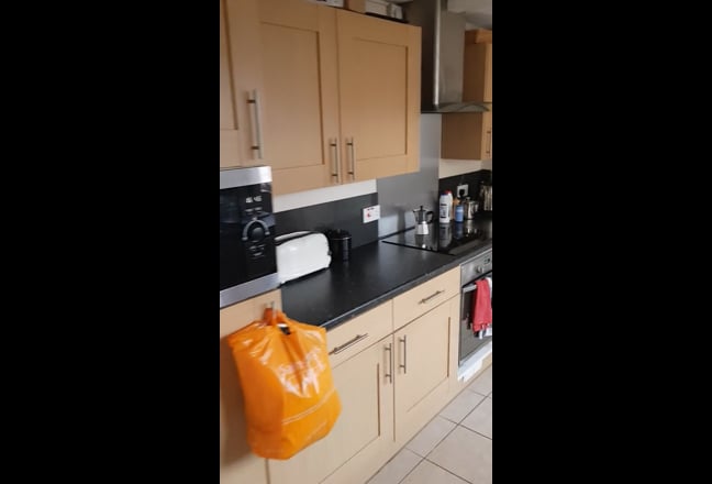 Double Room at Vinery Road, Cambridge Main Photo