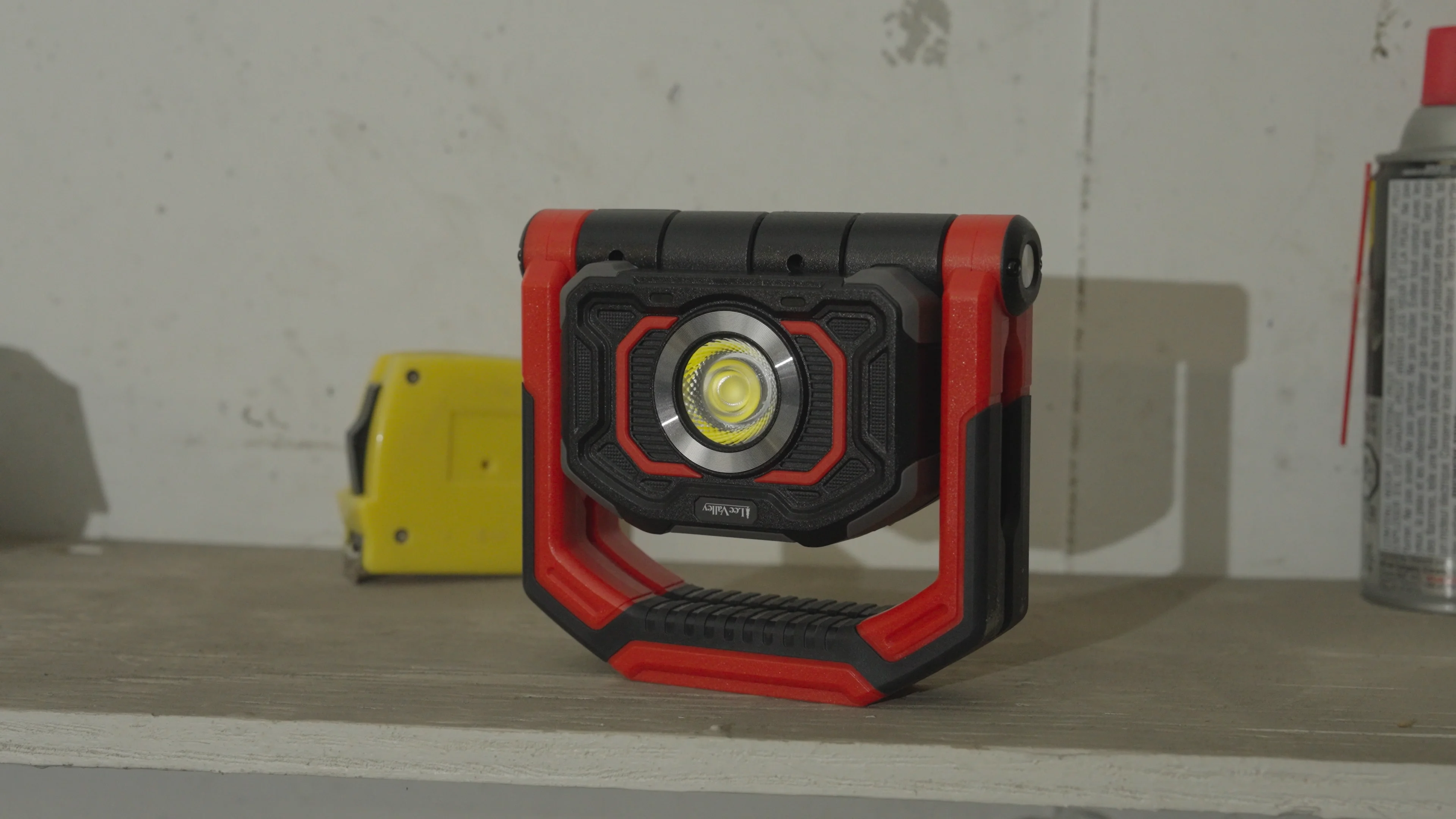 Folding Work Light - Lee Valley Tools
