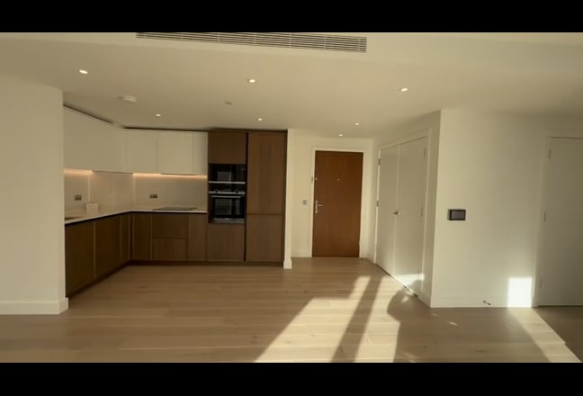 BRAND NEW luxury 2 bed, 2 bath flat on 4th floor Main Photo