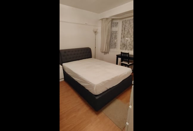 One double bedroom to rent Main Photo