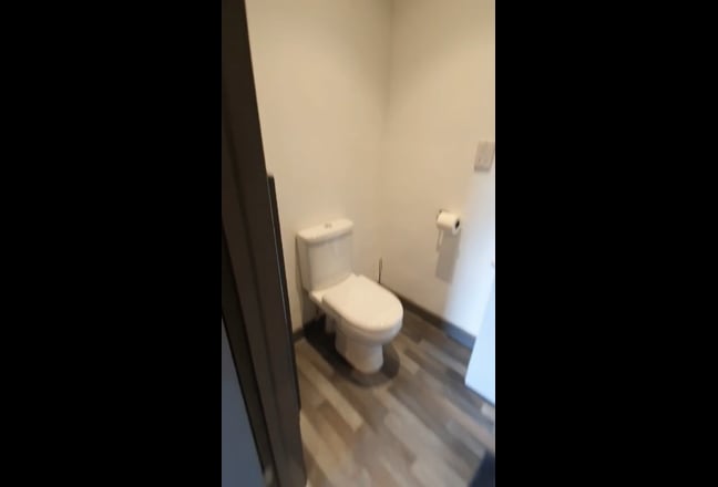 Double Bedroom with ensuite, Bills included Main Photo