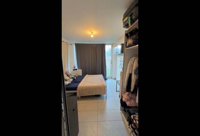 Double room available opp DLR stn in E14 - 9th Jan Main Photo