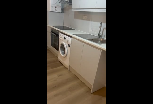 2 bed Flat to Rent  Main Photo