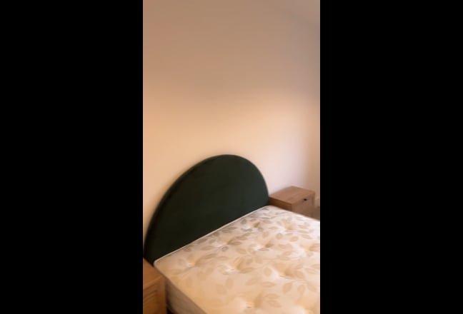 Fully furnished ensuite available to rent out  Main Photo