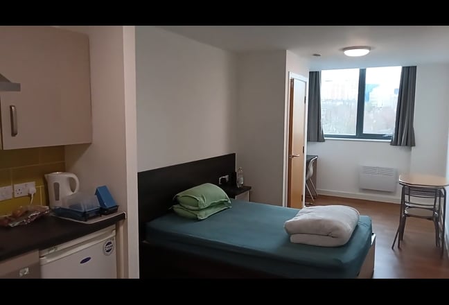 Great Studio ALL BILLS Incl. (Tenancy Takeover) Main Photo