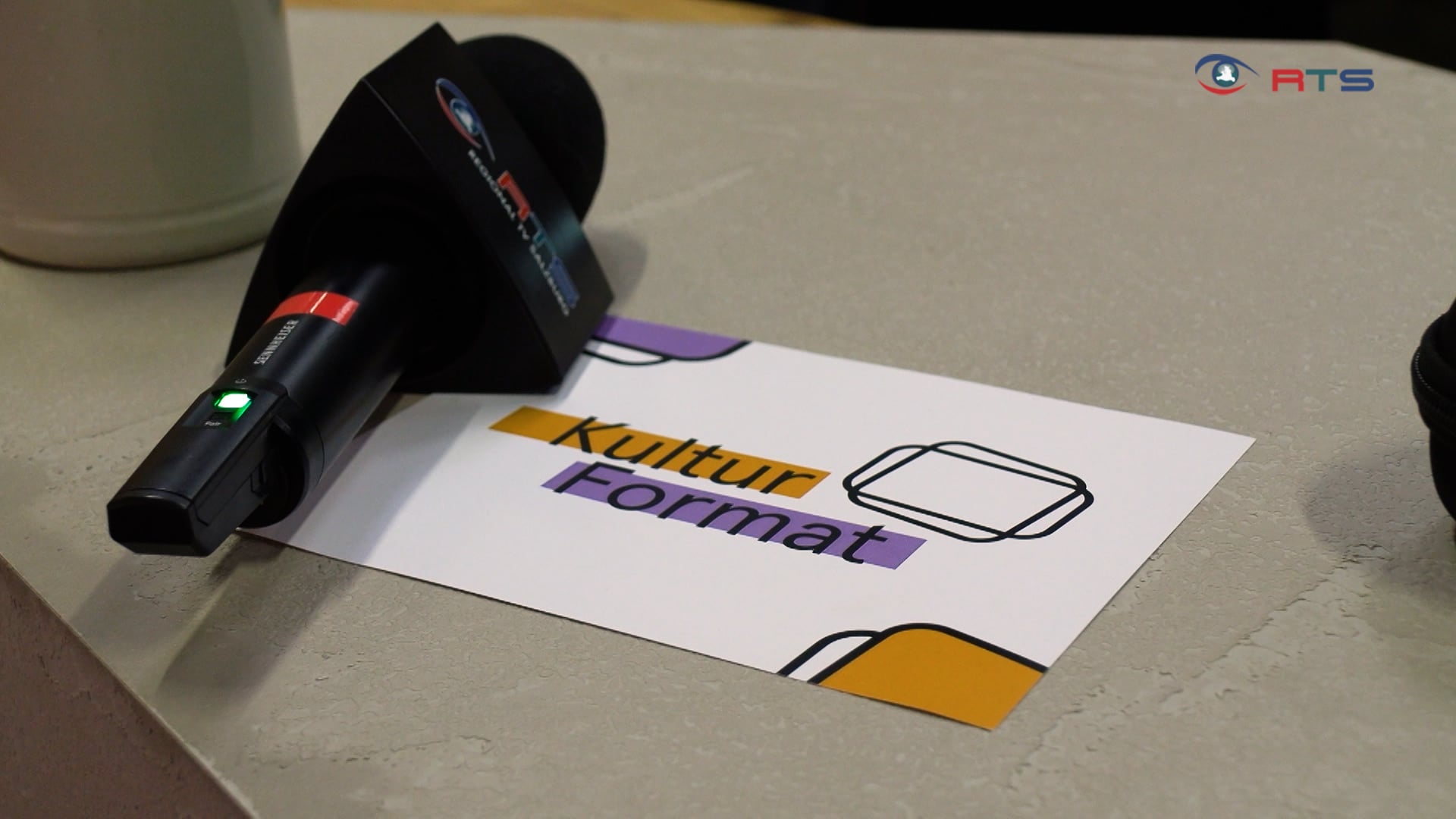 kultur-im-neuen-glanz-die-modeschule-hallein-bringt-farbe-ins-studio