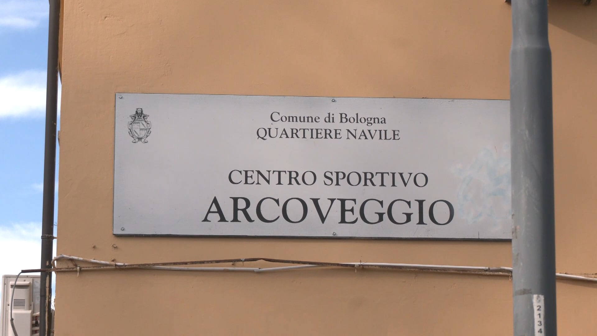 Crollo alla piscina Vandelli di Bologna, nessun ferito