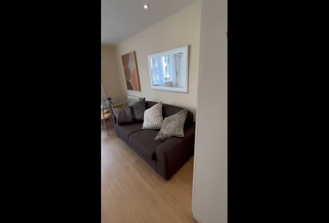 Large Double Room with Sofa & Balcony Main Photo