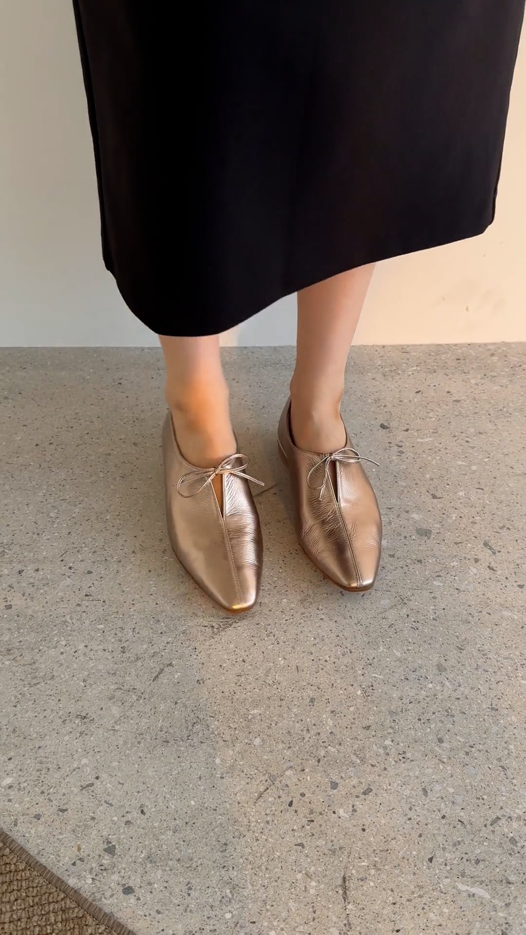 撥水レザー】センタースリットリボンパンプス / 651312 | [公式]卑弥呼