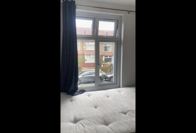 Single Room in Houseshare- All Bills Included Main Photo