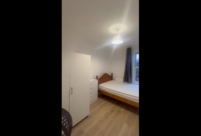 Room to Rent Flat Share in Elephant and Castle Main Photo