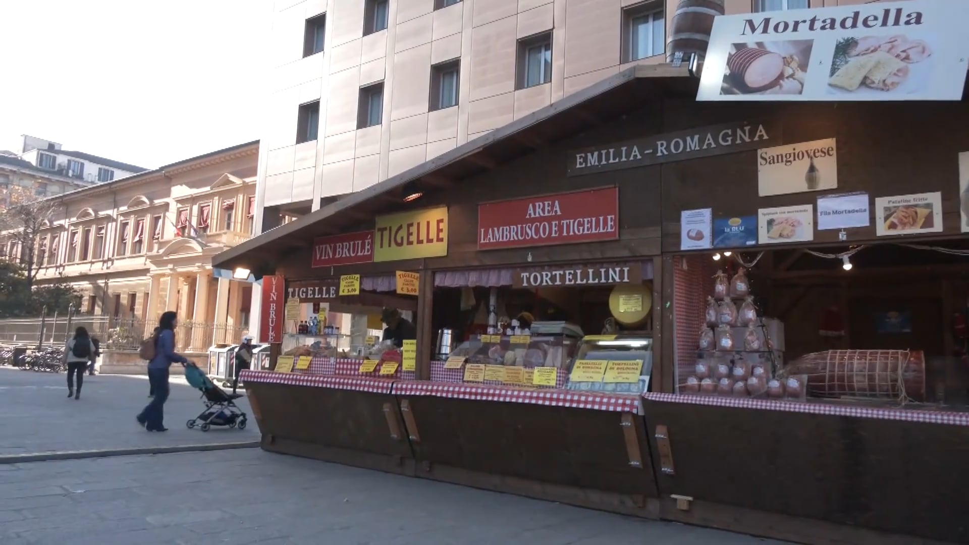 Inaugurato il mercatino natalizio in piazza XX settembre