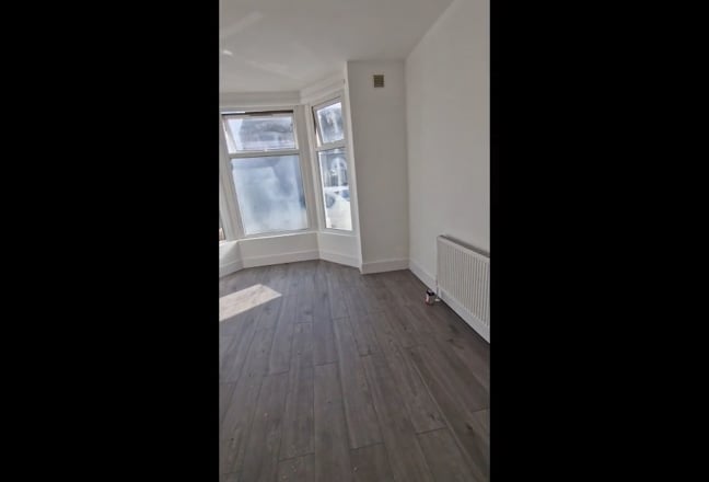 2 bedroom Ground floor flat Main Photo