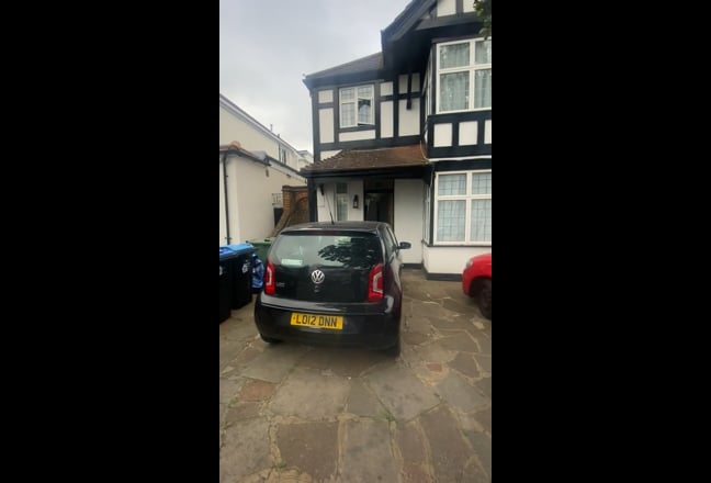 Beautiful Double Bedrooms - House Share Main Photo