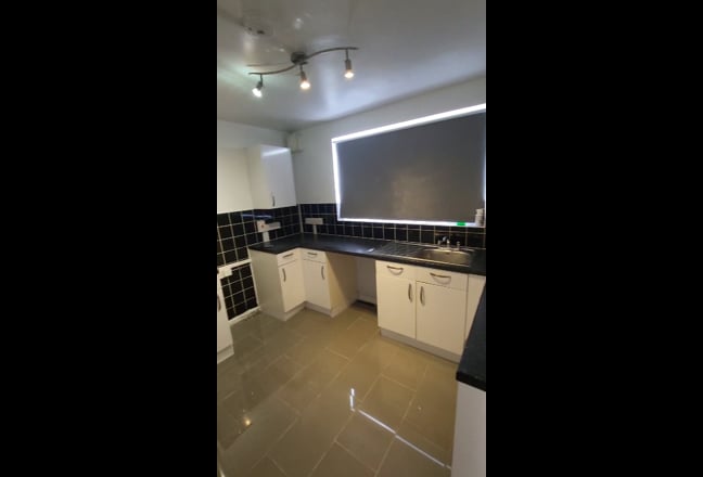 Two girls needed for double room Main Photo