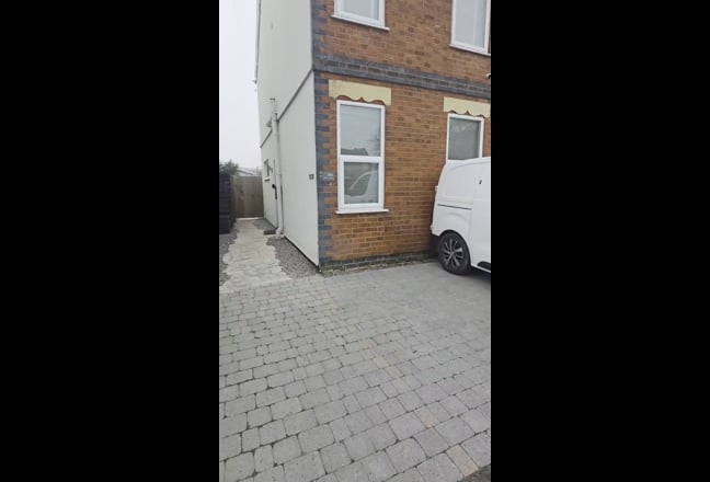 Modern Victorian house share large garden Main Photo