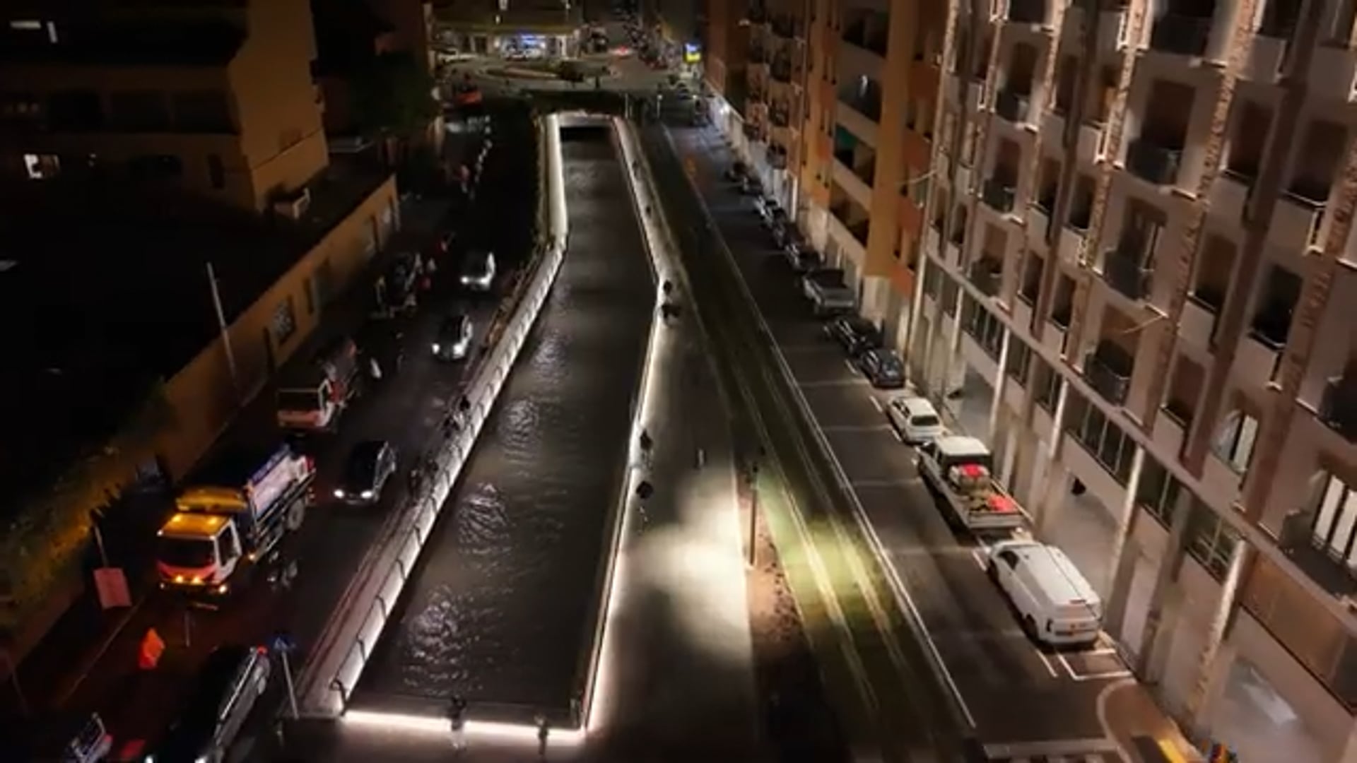 Non sono i Navigli né Venezia ma la nuova via Riva Reno: lo spettacolo dall’alto