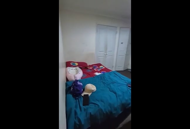 1 double room is available in 2Bhk sharing  Main Photo