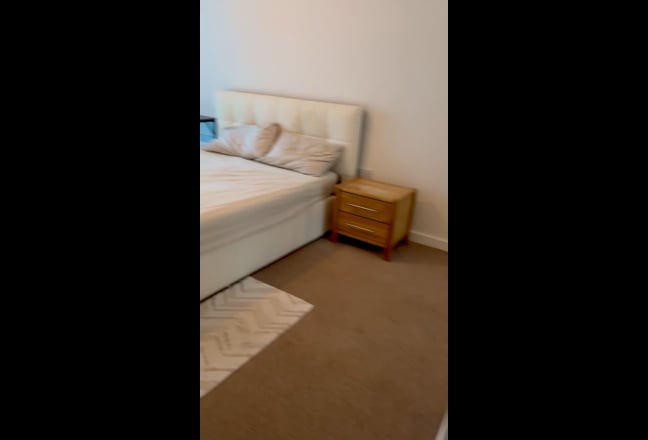 Cosy Ensuite Double Room w/ Private Balcony, gym Main Photo