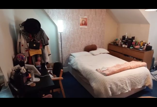 Double room in big friendly flat, 1 min from tube Main Photo