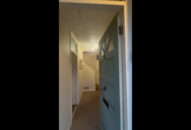 🏡 Cheap Room in Well Located and Clean Flat 🛏️ Main Photo