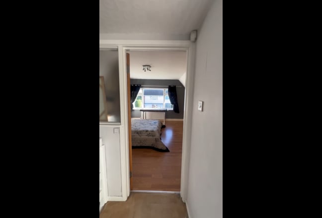 Bright & Spacious KS room Oadby  New mattress  Main Photo