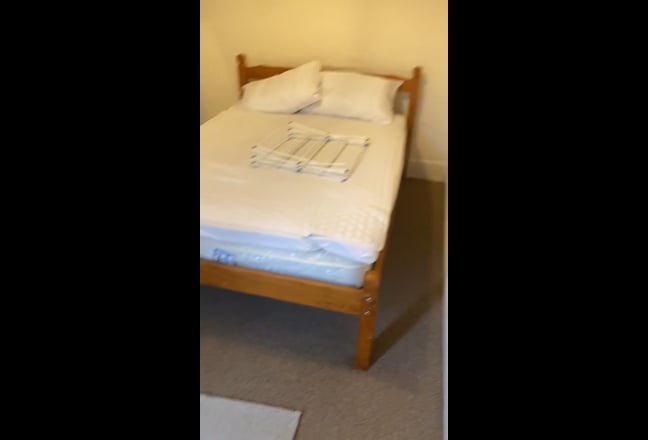 Double Room to Rent by Taunton Train Station Main Photo