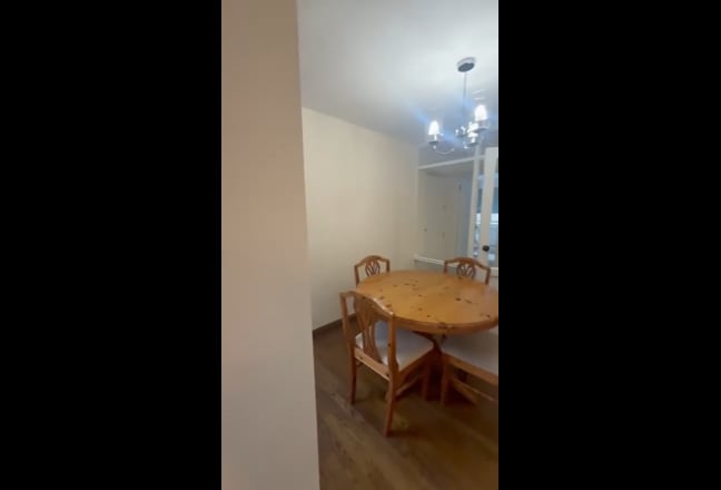 1 Double & 1 Single Room with parking Main Photo