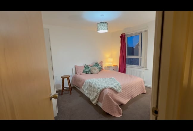 Large Double Rooms 10mins from town | Salford Main Photo