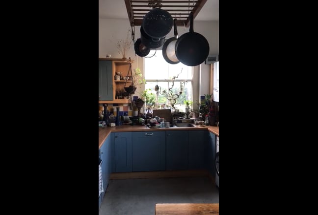 Comfy large single room 5 min fromClapham Junction Main Photo