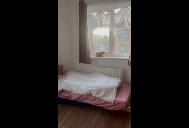 Large room with own bathroom Main Photo