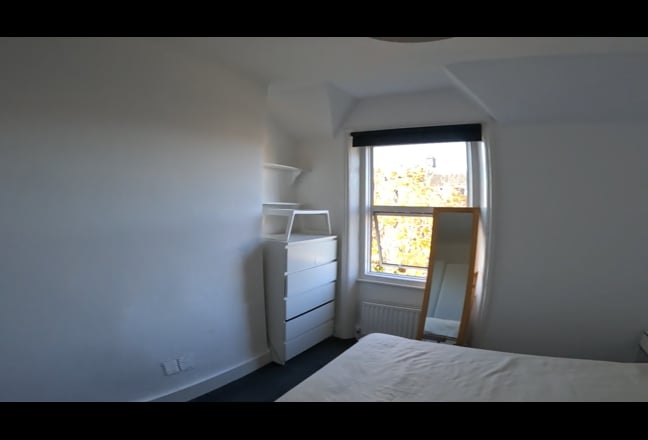 Two-bed top-floor flat in Clapham South/Balham Main Photo