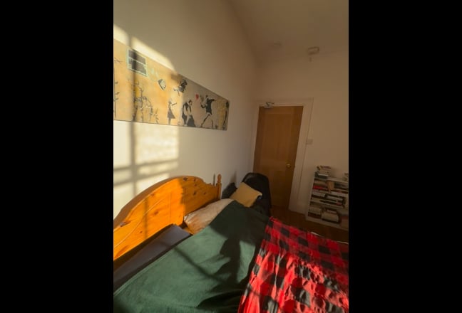  Surbiton Room Available £900 per Month Bills inc  Main Photo