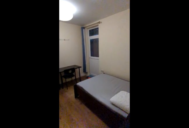 MD2 - Double Ensuite Bedroom Main Photo