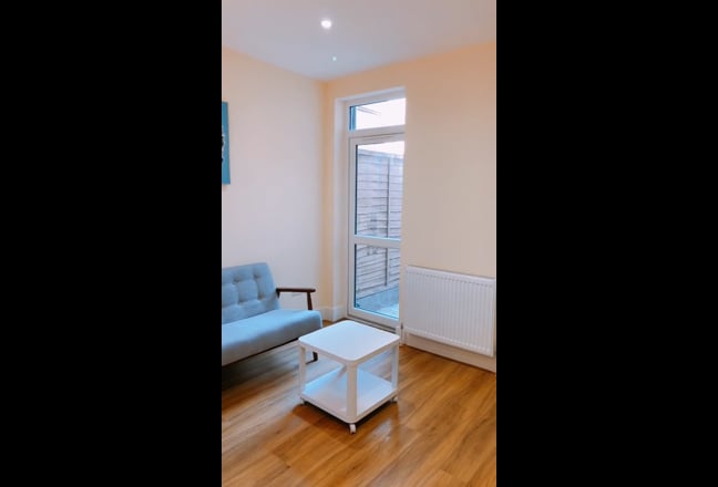 ***Incredibly Awesome En-Suite Double Room*** Main Photo