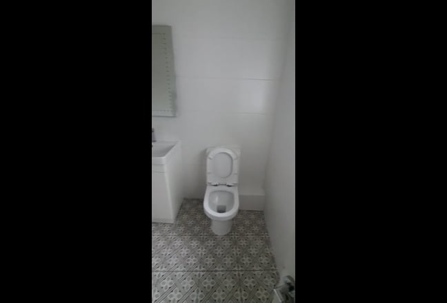 Room in Camden Main Photo