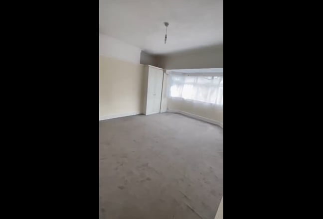 Room to share Main Photo