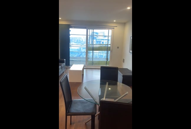 Beautiful Double Room w/ River View — 2 Bed/2 Bath Main Photo