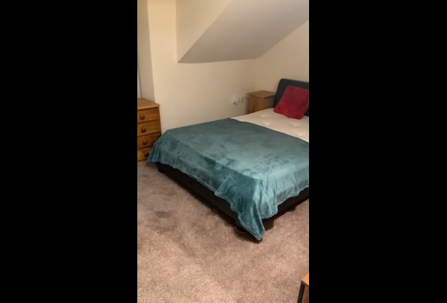 Last Ensuite Available. No Deposit Just Rent) Main Photo