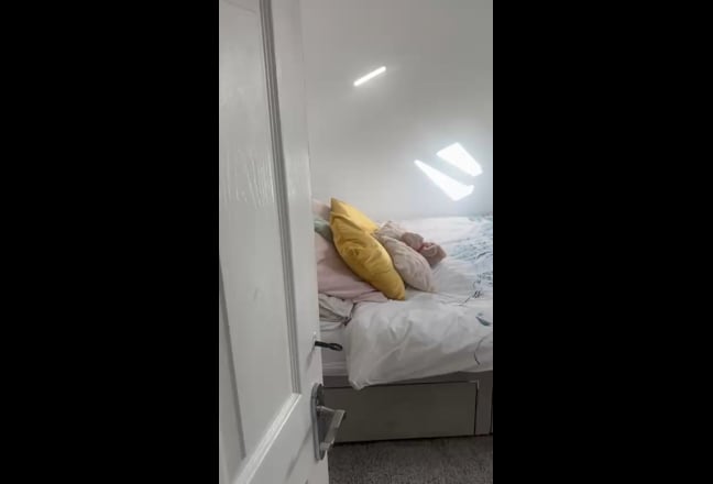 Room Available in a Friendly Wapping House Main Photo