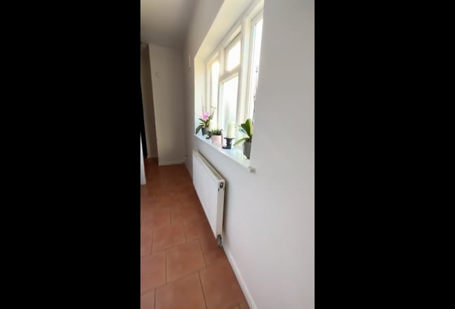 Awesome Neighbourhood, ALL Bills Included Main Photo