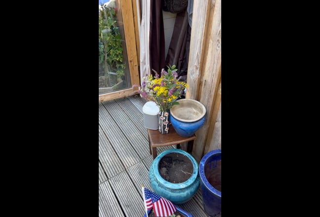 Quirky family home with beautiful views and good c Main Photo