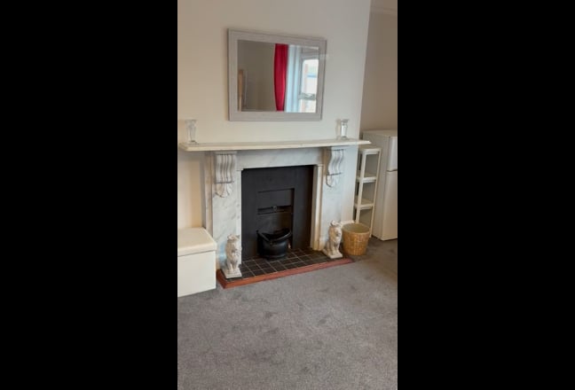 Large double room in friendly house.  Main Photo