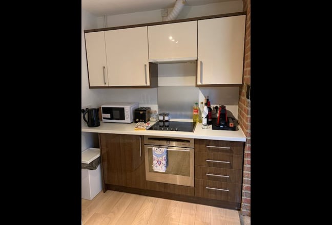 Studio Annex apartment overlooking garden Main Photo