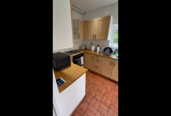 Massive Double 2 Mins from Station!! Main Photo