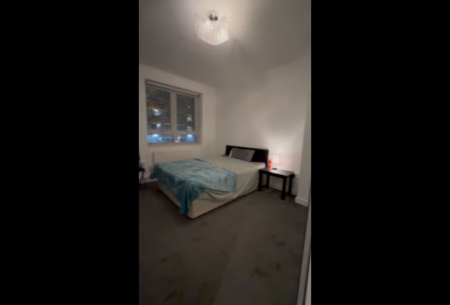 Amazing deal- Master room near Liverpool Street!  Main Photo